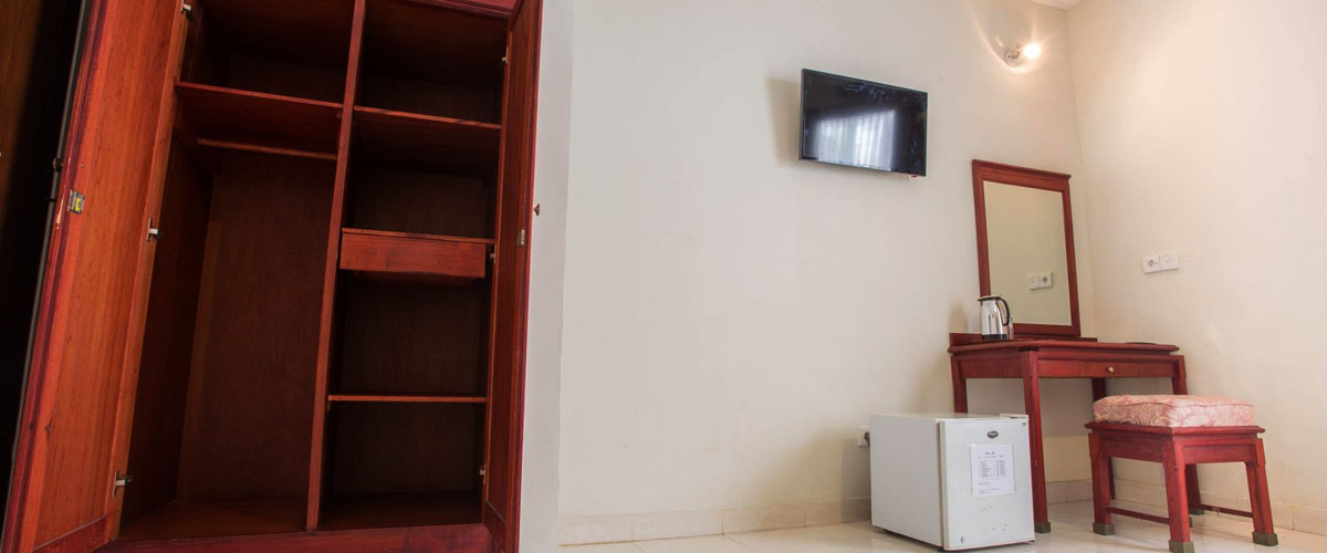 Standard Bungalow - Clothes rack